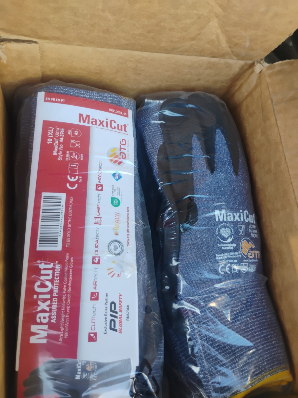 ATG MaxiCut Ultra 44-3745 Cut Resistant Gloves – Size 10 (XL) – Dozen Pack (12)