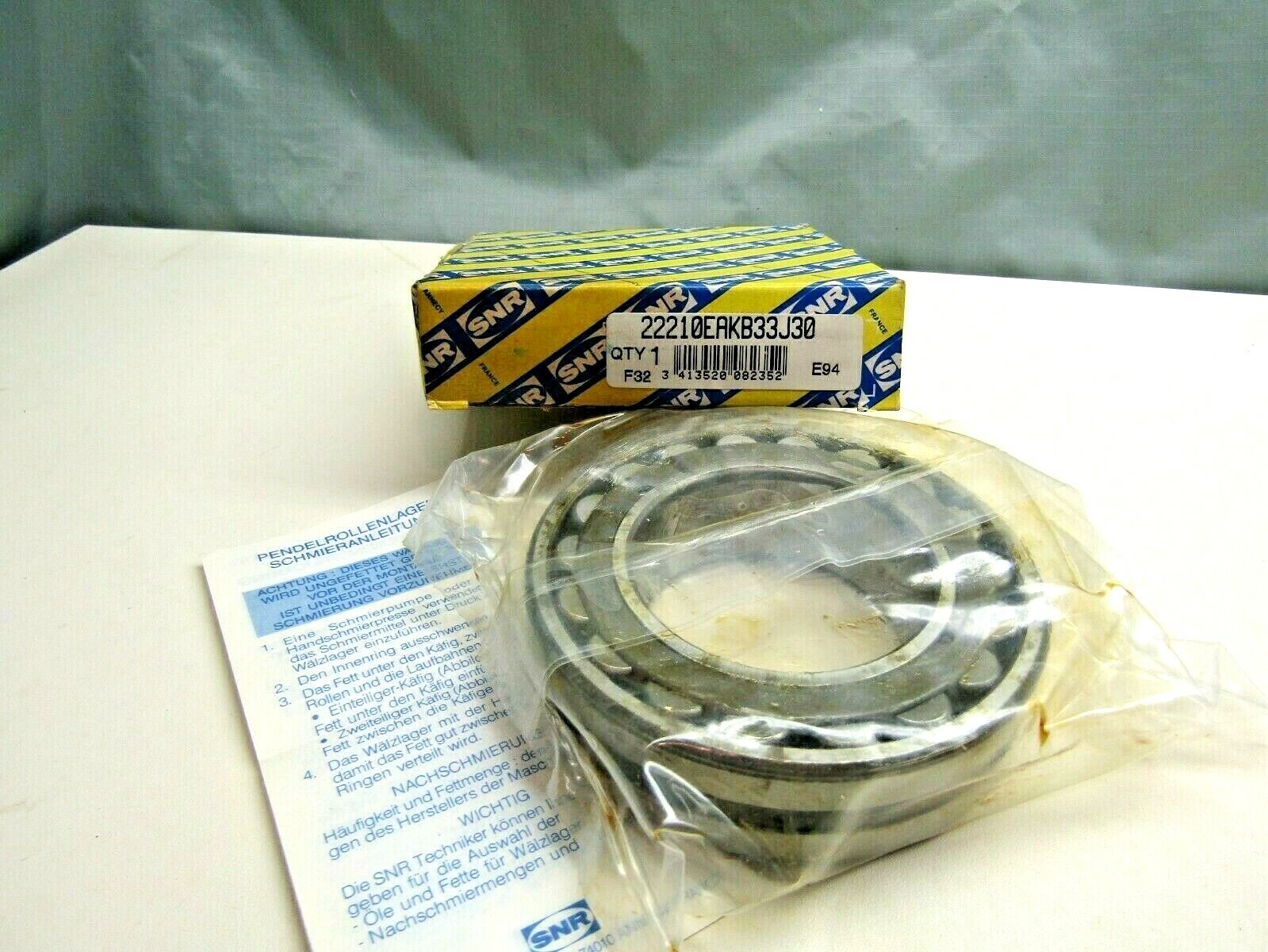 SNR 22210 EAK B33 J30 50mm X 90mm X 23mm Tapered Bore Spherical Roller Bearing