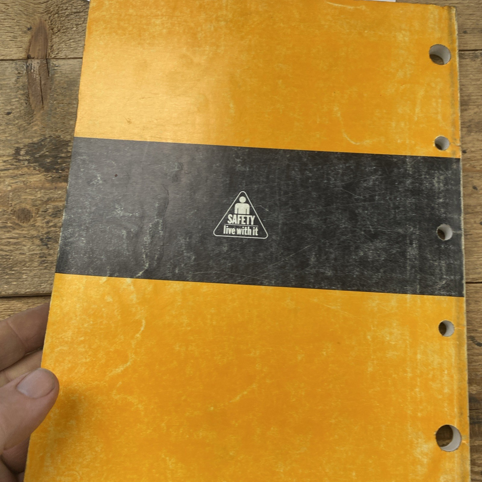 John Deere 490E Excavator Owners Operators Manual – OMT138805