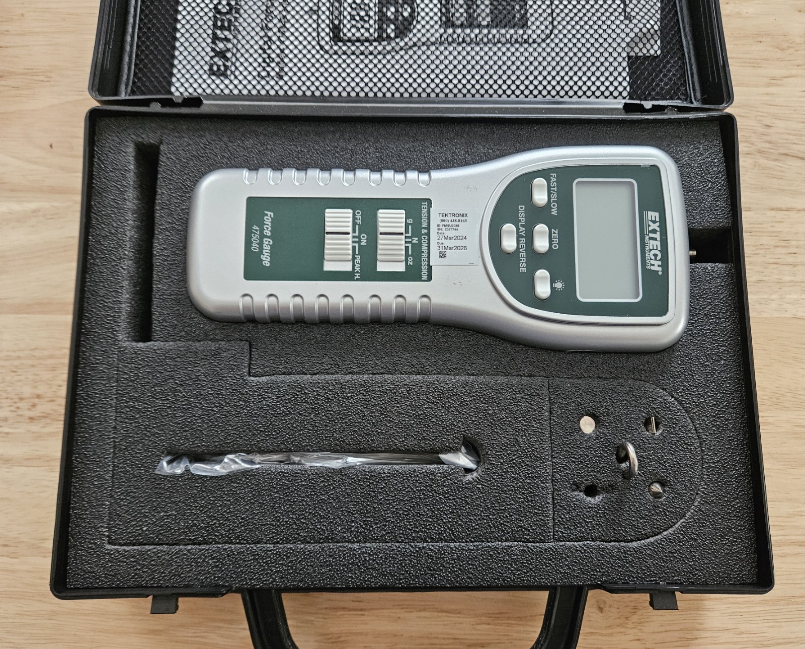Extech 475040: Force Gauge Meter with User’s Manual and Case