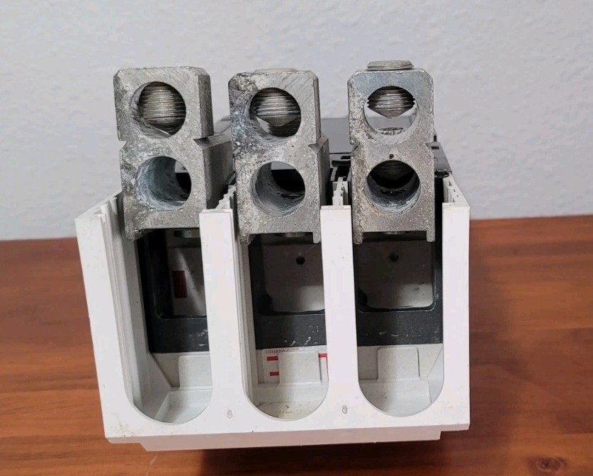 EATON Cutler-Hammer LGH3630NN Circuit Breaker L630H Frame 600A, 3P, 600VAC