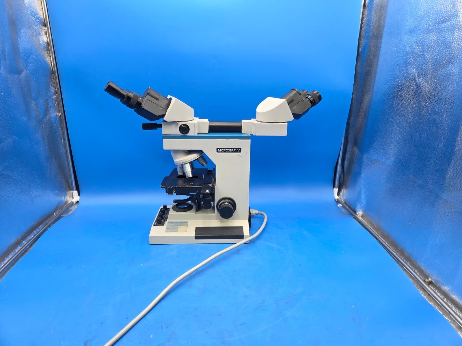 Reichert Microstar IV 410 Dual Head Microscope W/ 4x, 10x, 40x, 100x/1.25