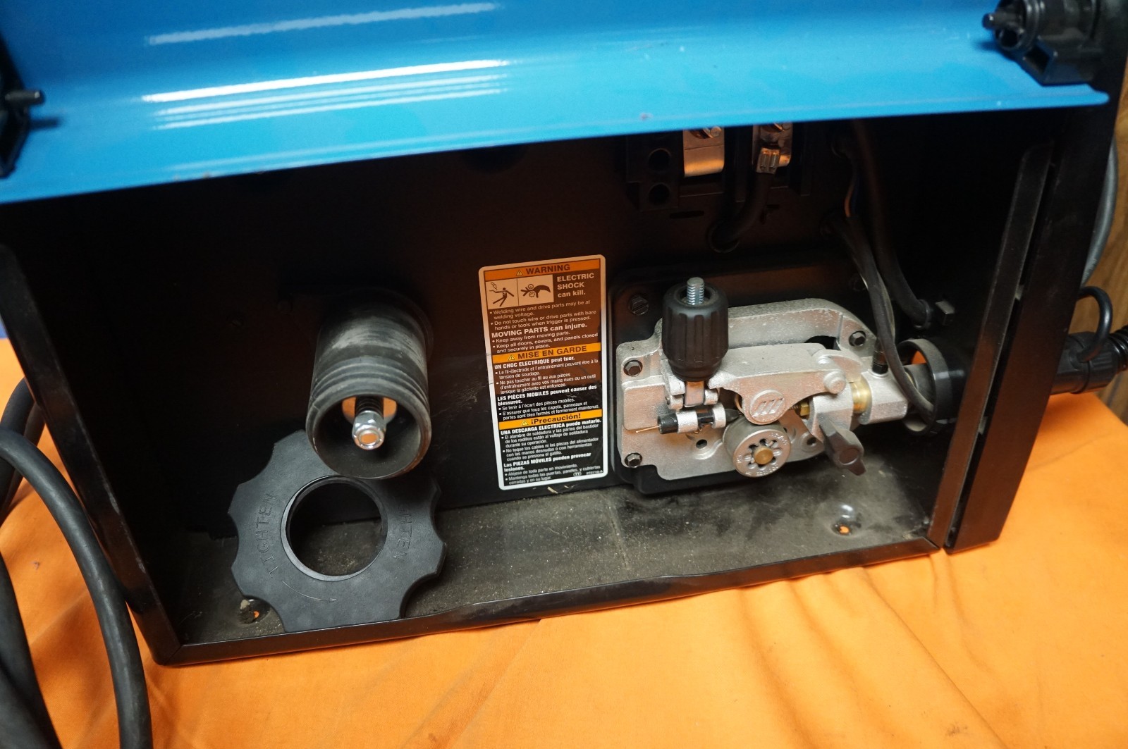 Miller Millermatic 125 Hobby Mig Welder 907692 & MIG Gun