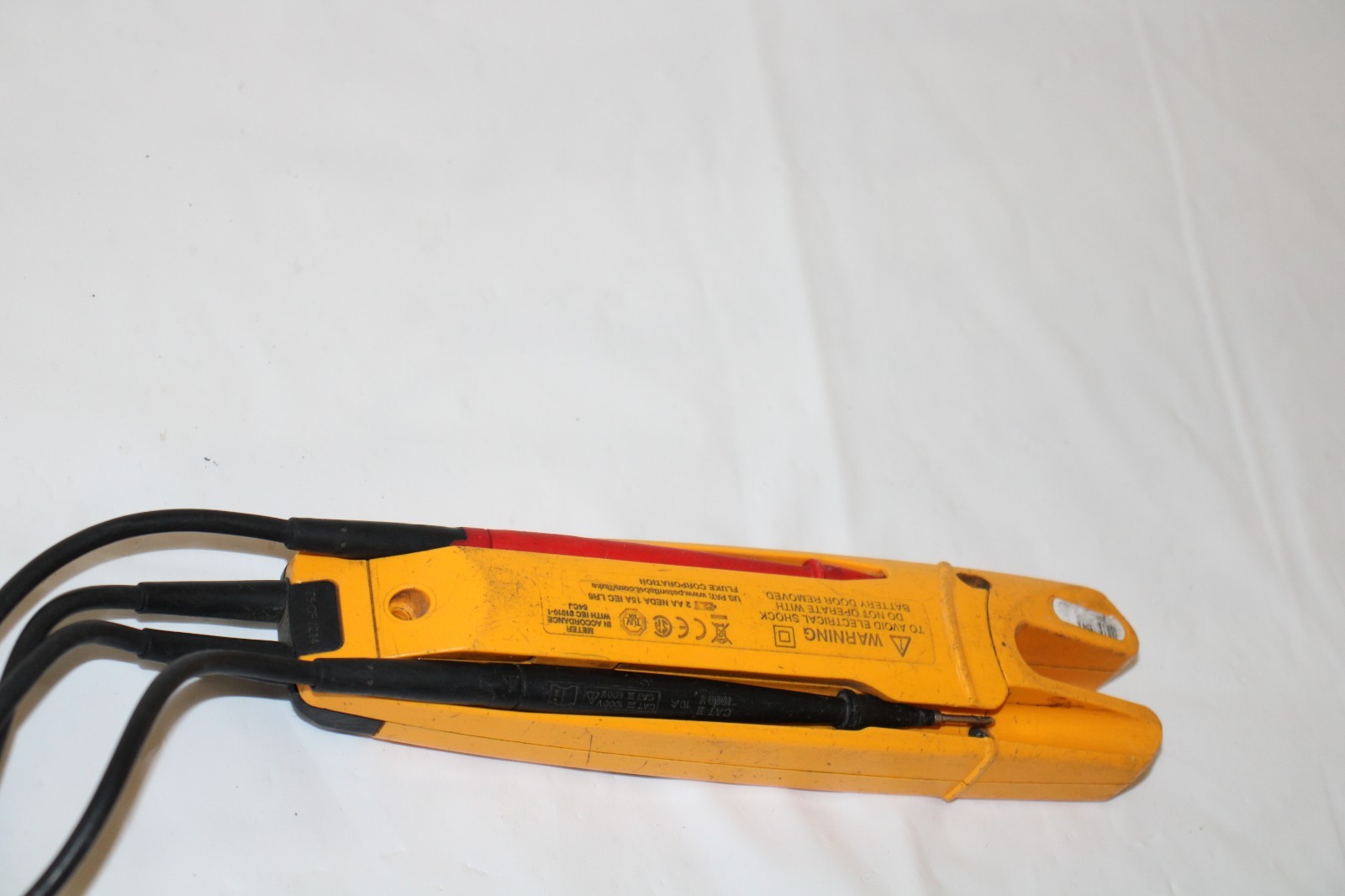 Fluke T5-600 Clamp Meter Continuity Current Electrical Tester CAT iii 600V