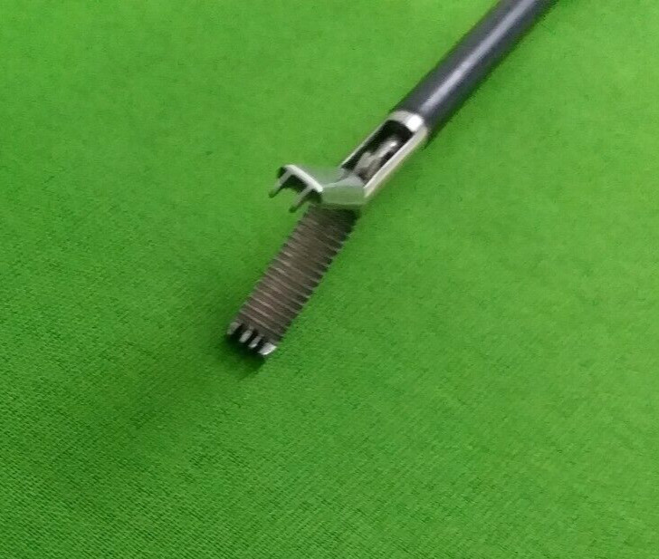 Tooth Grasping Forcep Insert 5mmx330mm Laparoscopic Surgical Instruments