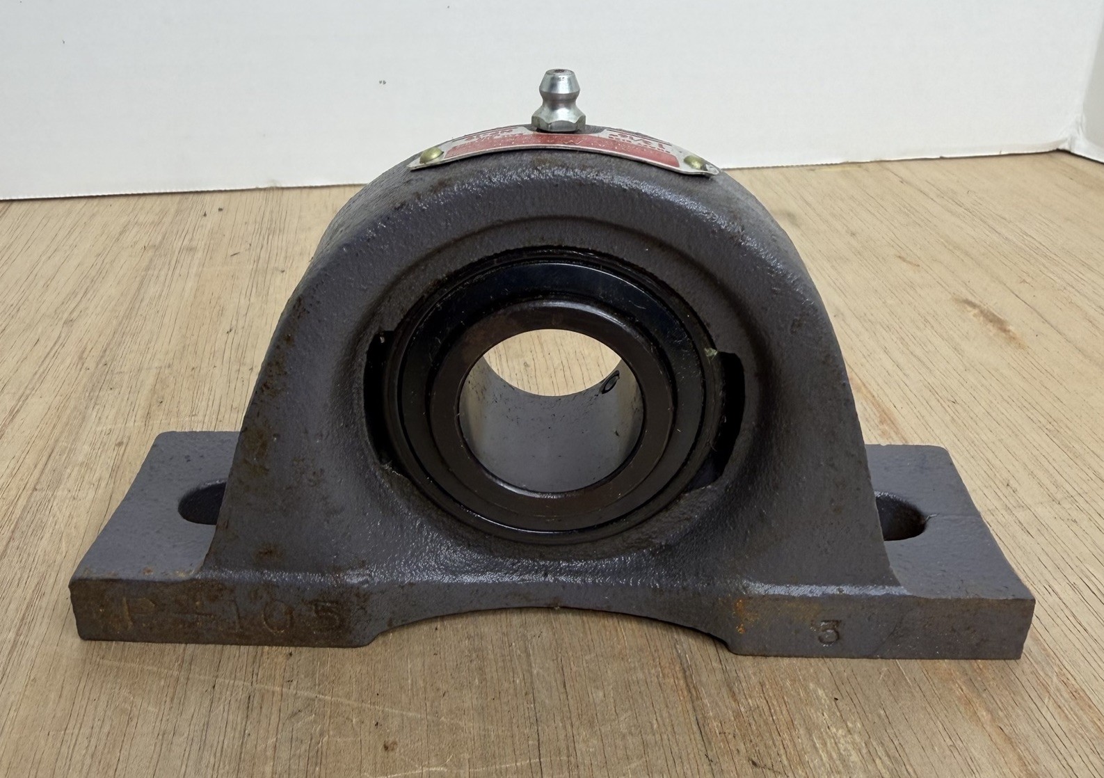SEALMASTER NP-19 PILLOW BLOCK BALL BEARING 1 3/16″ BORE CAST IRON MOUNTED USA