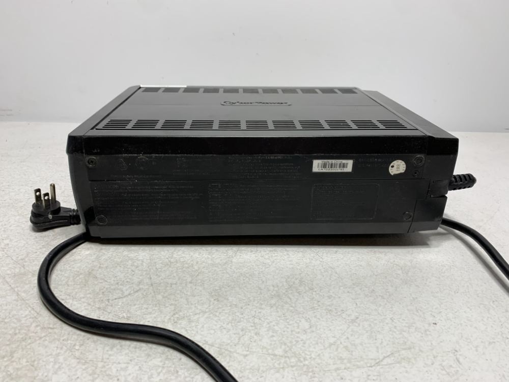 CyberPower CR7DZ2002761 UPS 2.1A USB