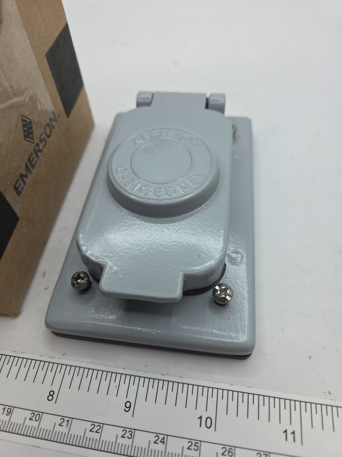 EMERSON FSKWGF1, WET LOCATION GFI RECEPTACLE COVER FOR FS/FD BOX, 0119H