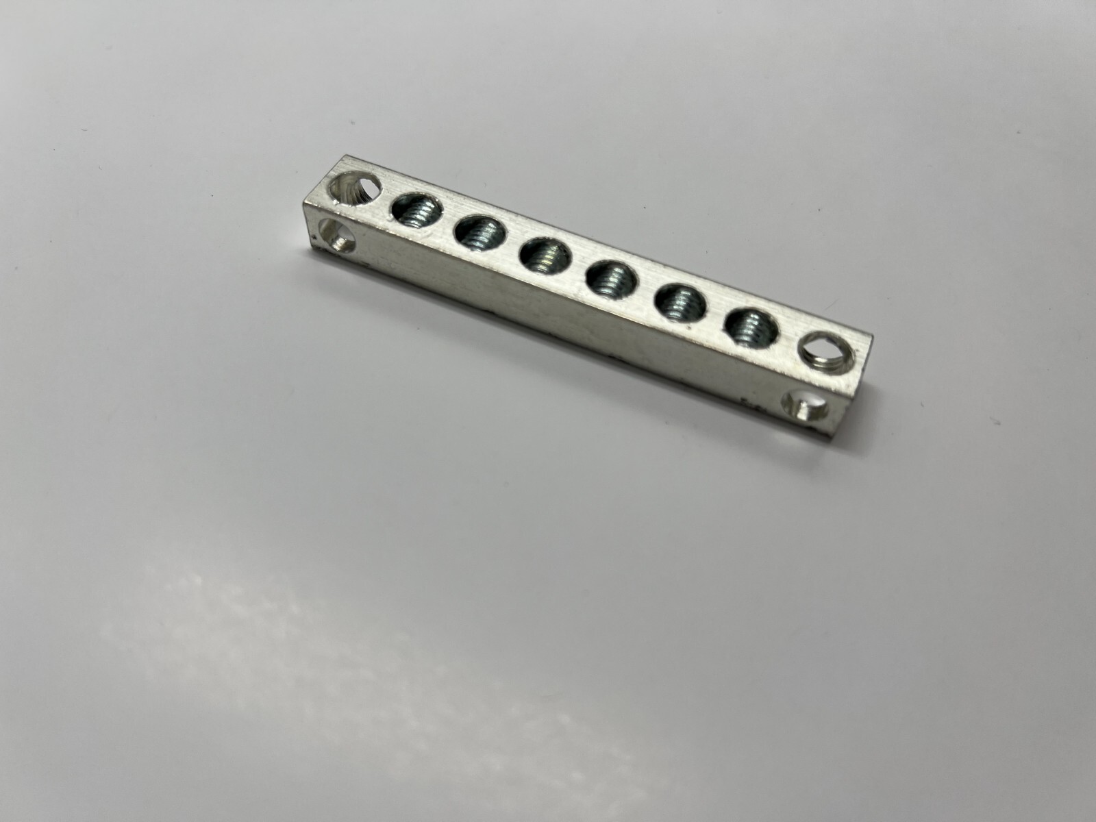 (QTY 100) Ground Bar 4-14CU9AL 6 Position 2 Mounting Holes 2.77 in x 0.43 in