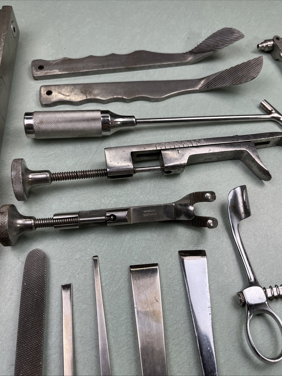 Stainless Surgical Tool Orthopedic Chisel Richards 440 Zimmer Germany & More