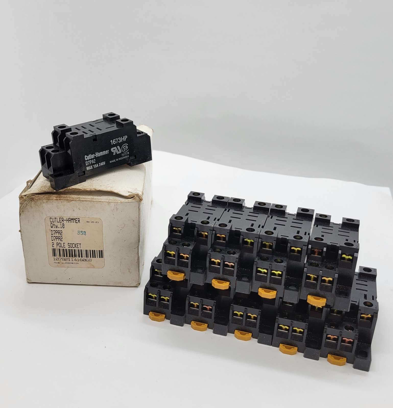 10 PC Cutler Hammer D7PA2 Relay Socket 8 Blade Max 15A 2 Pole 240V 1673HP