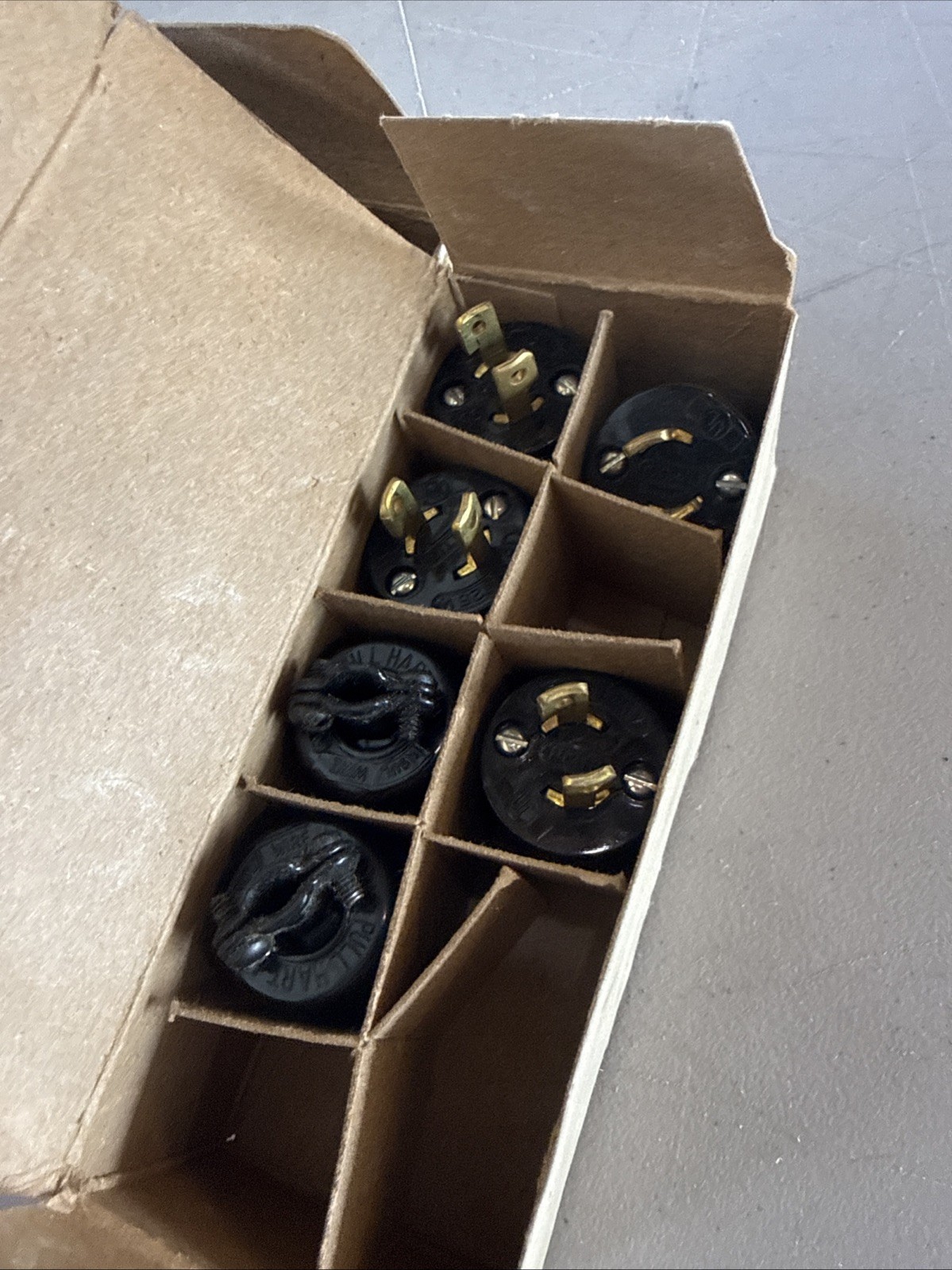 Lot of 16. 7465N Arrow Hart Midget Locking Plug 15 Amp, 25 Volt