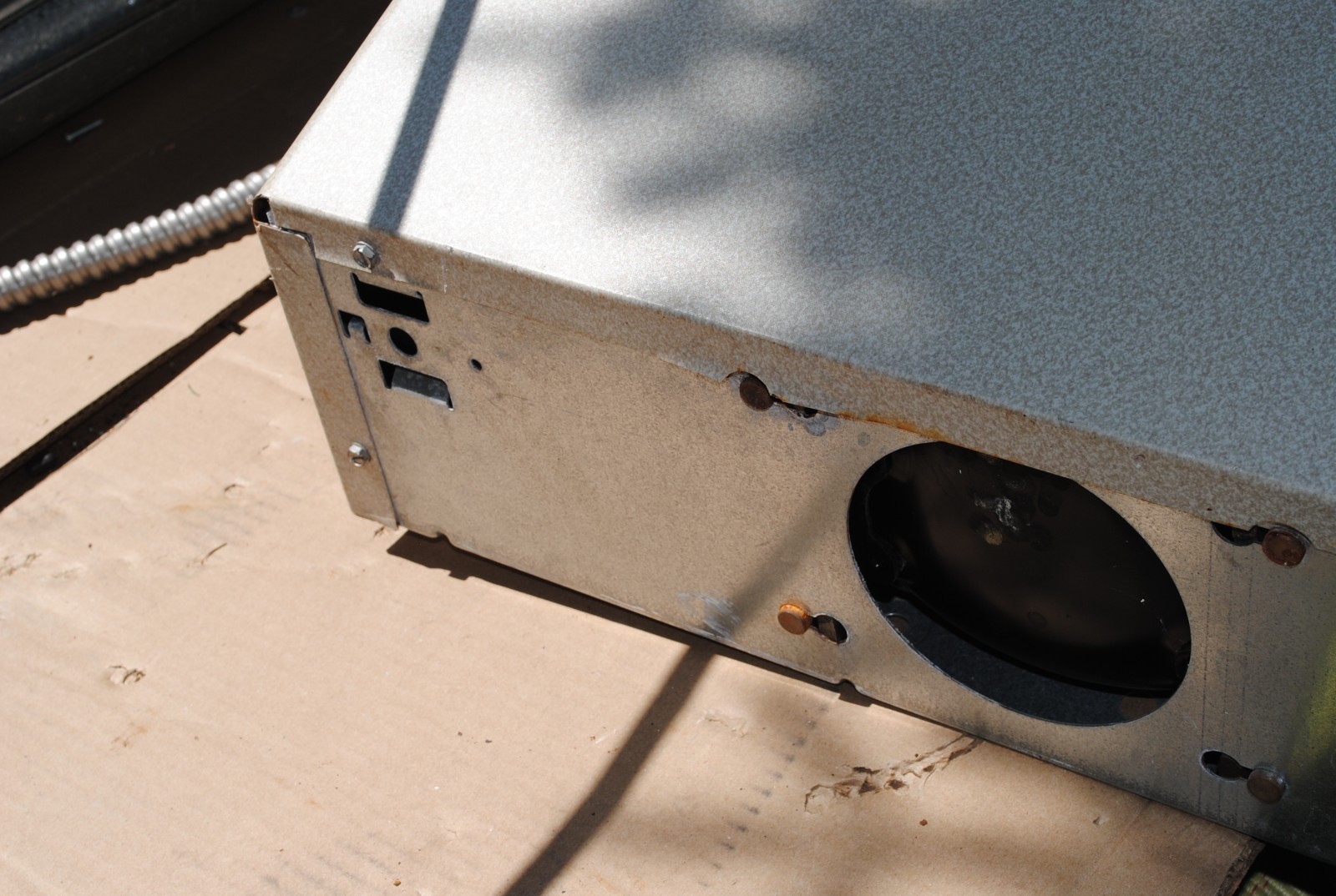 ELKAY EZFS8 1C WALL MOUNTED REFRIGERATED DRINKING FOUNTAIN