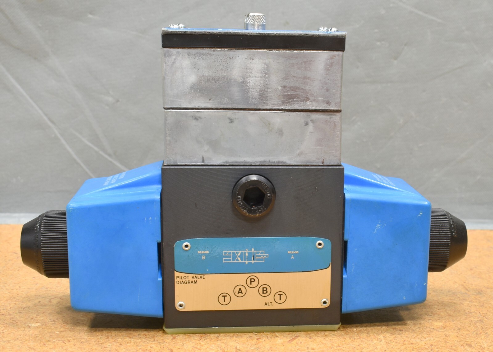 Eaton Vickers PBDG4S4L-012N-B-60, Directional Valve, 110/12V, .69/.85 A, 868982