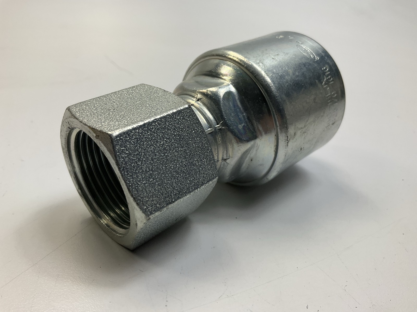 Unbox G25170-1616 MegaCrimp Female JIC 37 Flare Swivel Hydraulic Fitting 1″ Hose