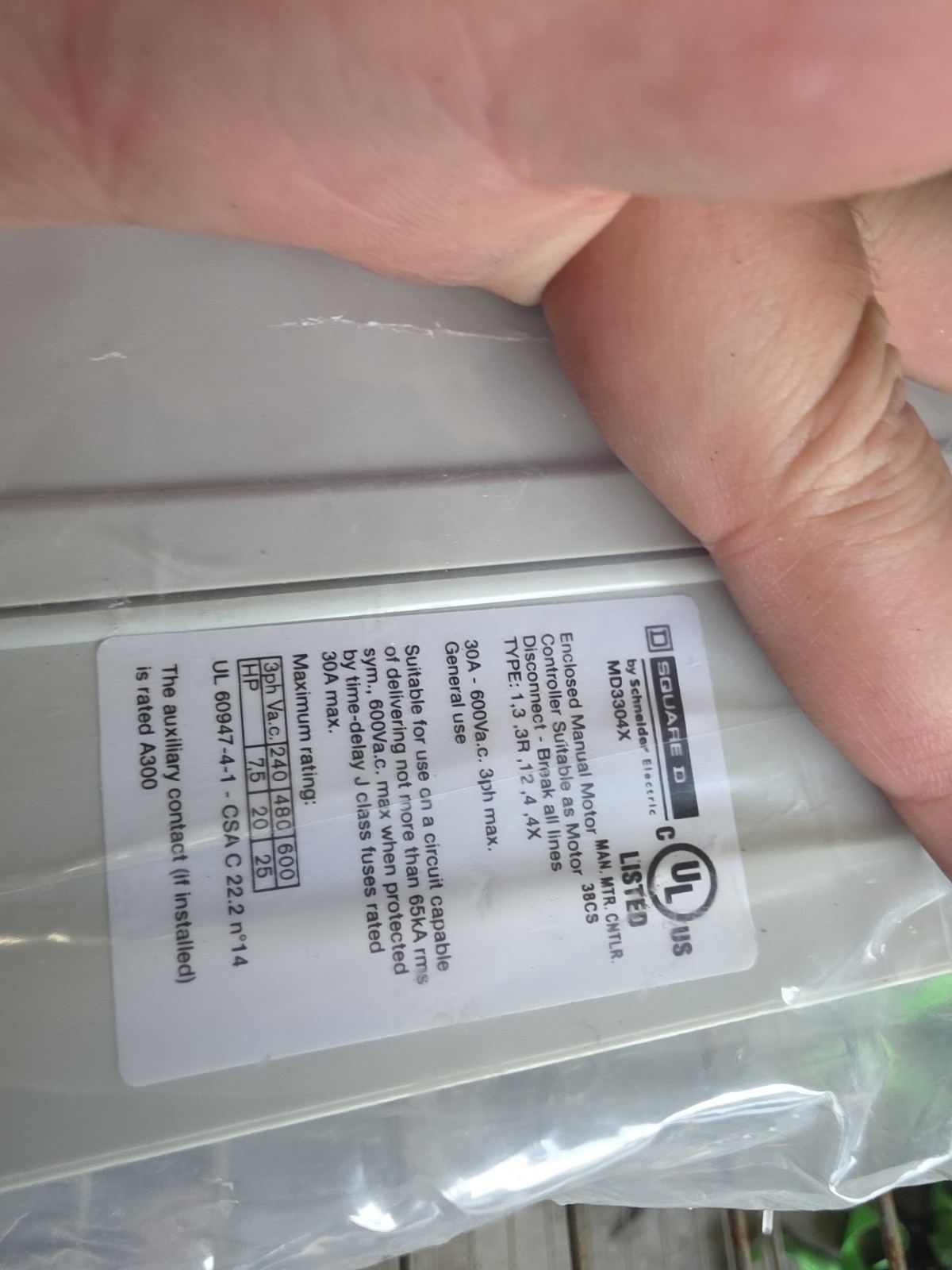 Square D MD3304X Enclosed Disconnector Switch 3 Pole 30A 600 Vac Gray/Red