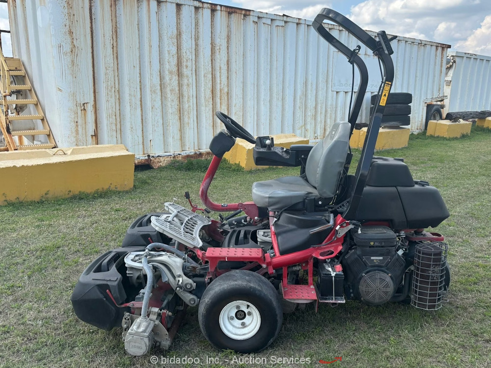 2021 Toro Greensmaster TriFlex 3320 Ride-On Grounds Golf Course Mower bidadoo