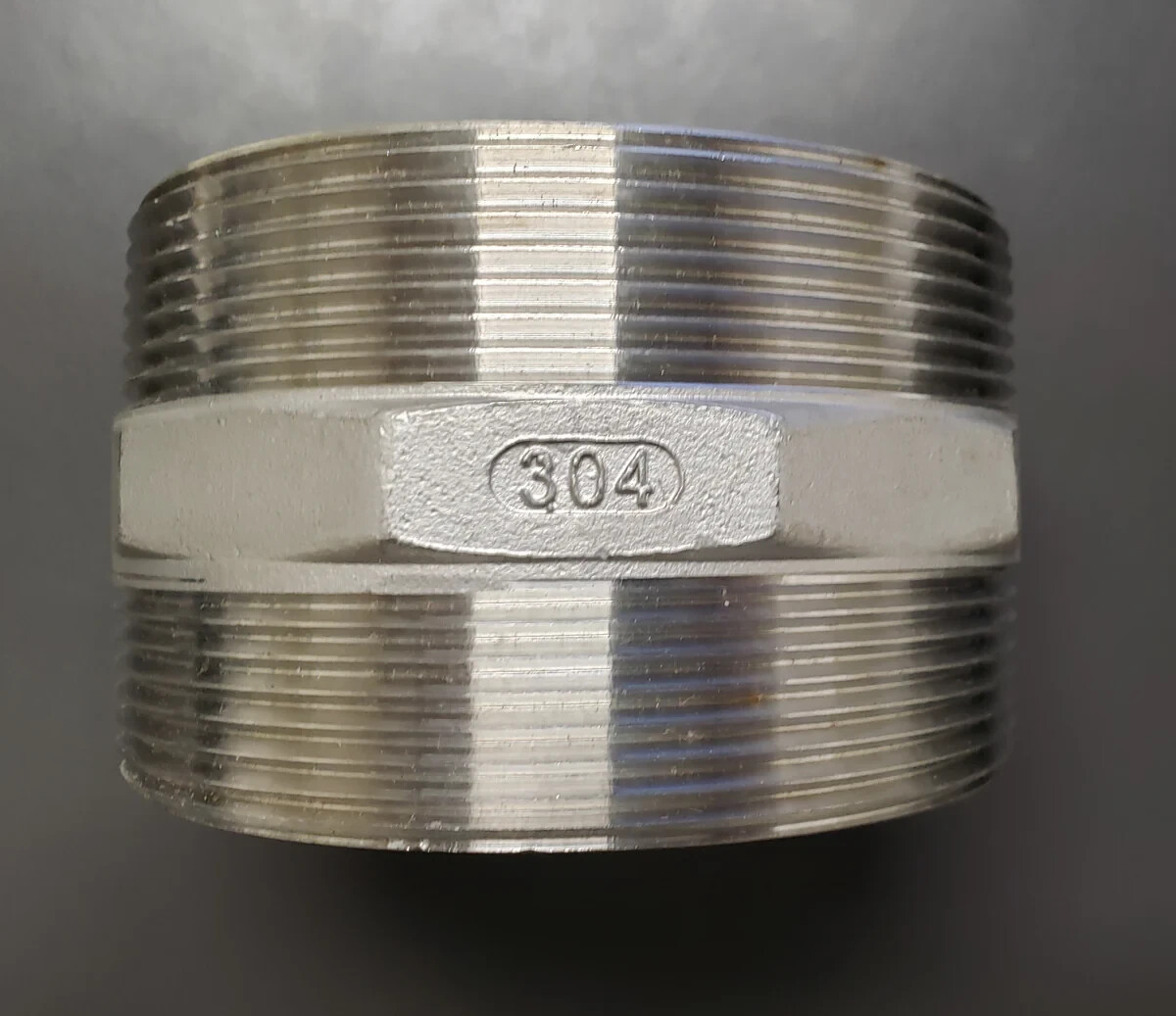 4″ 304 SS Hex Nipple – NPT Thread, 2.72″ Length, Class 150, Cast Steel