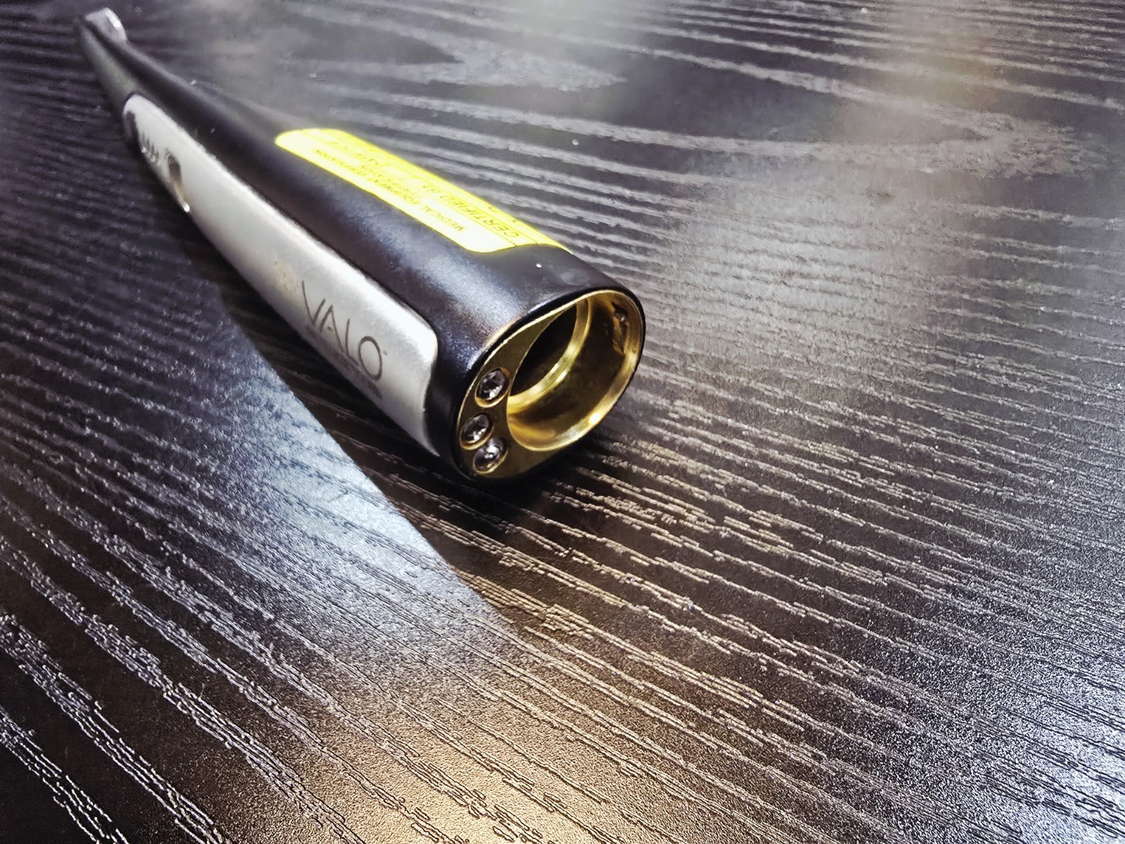 2020 Ultradent VALO Grand Cordless MISSING PARTS – POWERS UP.