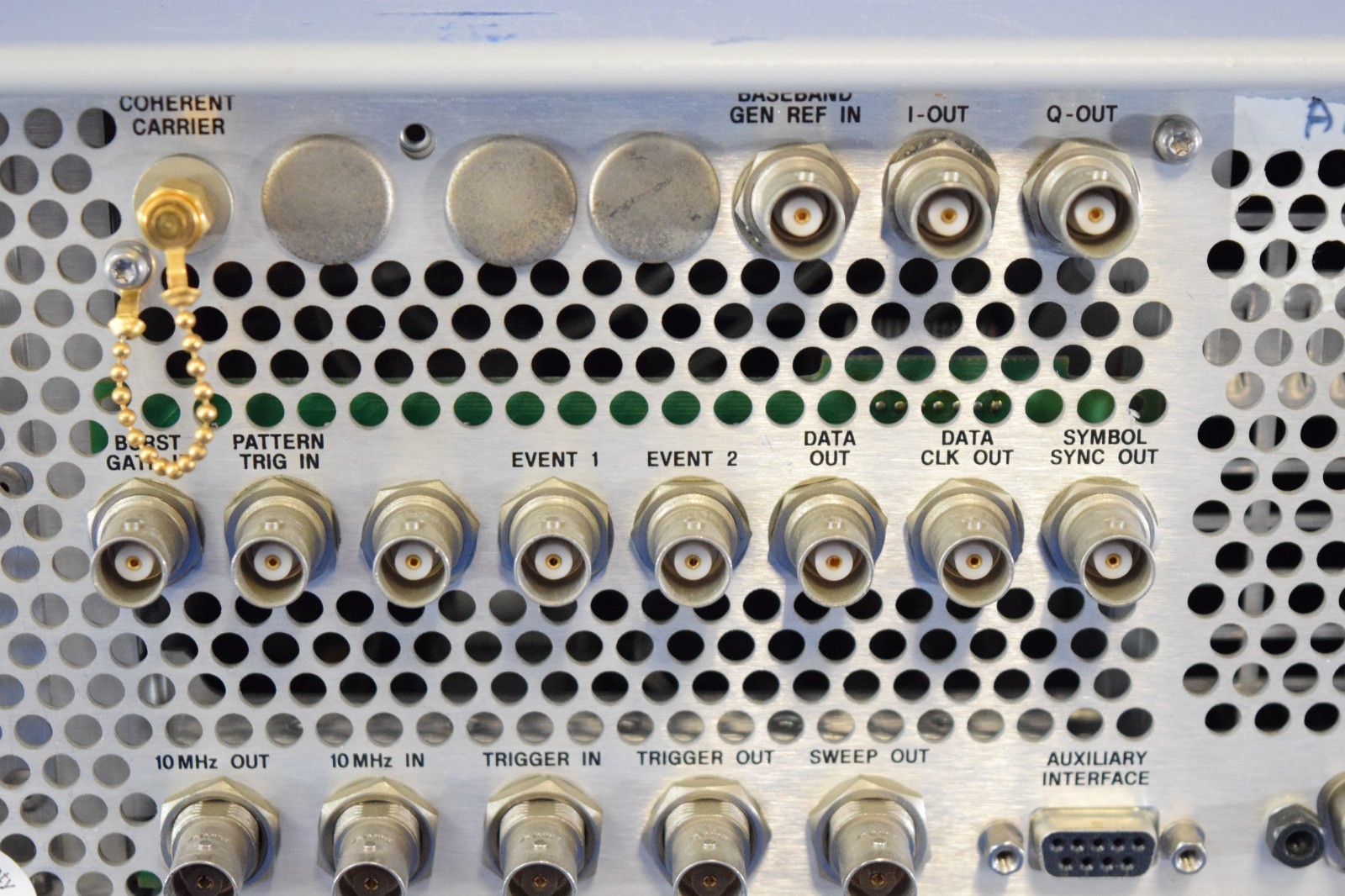 Agilent E4436B /100/UN5/UND ESG-DP Series Signal Generator 250kHz – 3GHz