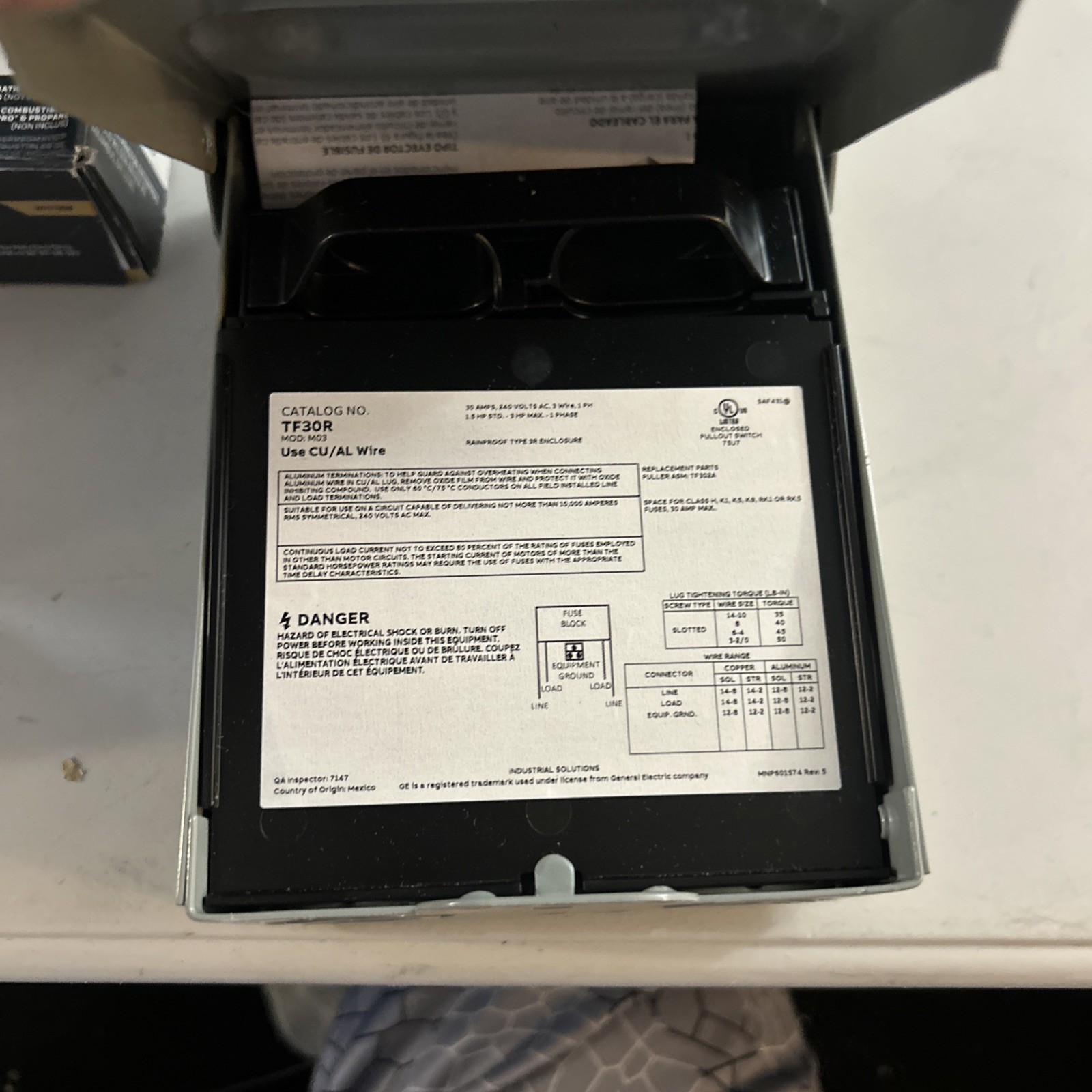 GE AC Disconnect Outdoor Switch 30A 120/240V TF30RCP