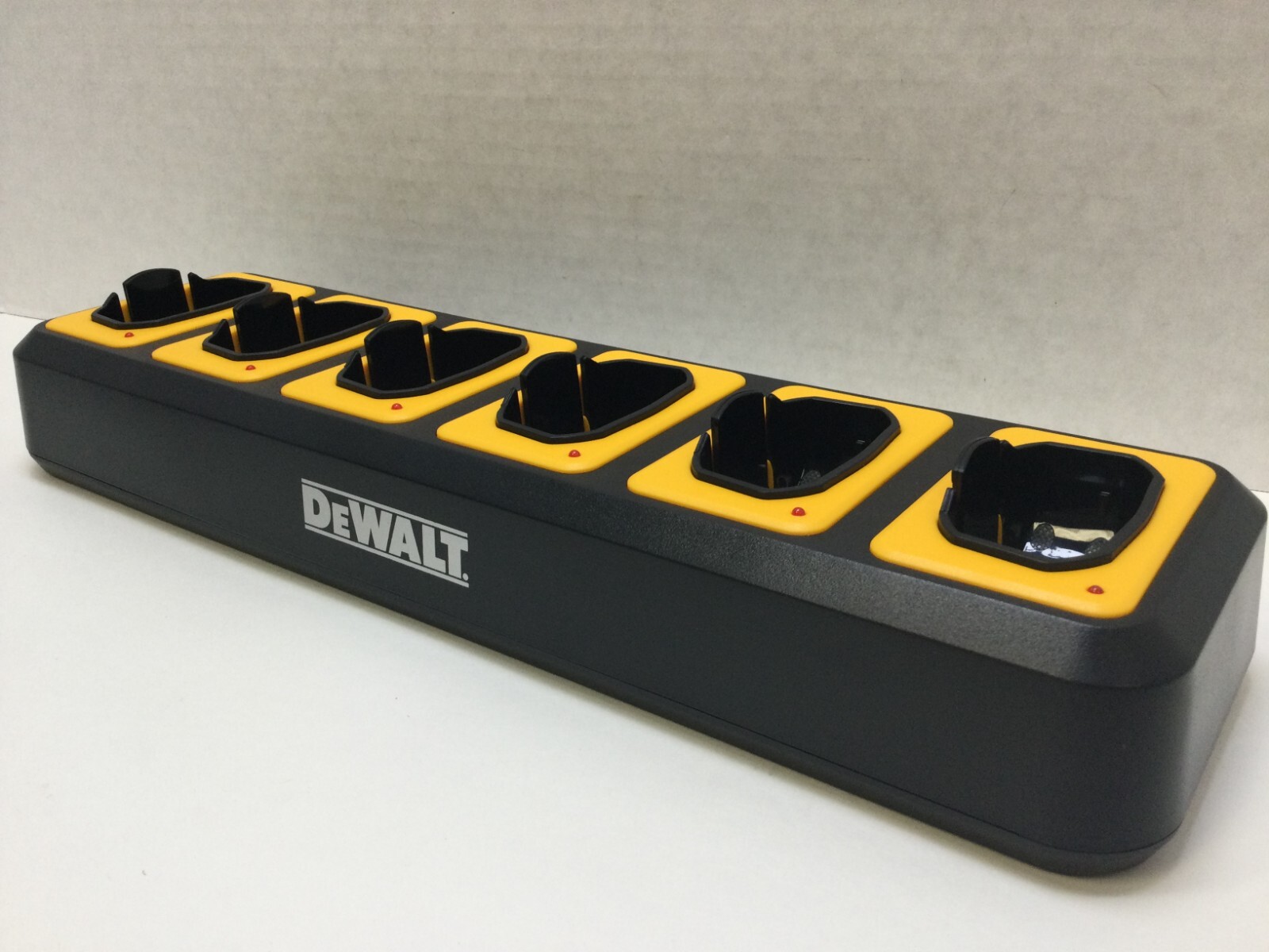 DEWALT DXFRSCH6-300 6 Port Charger for DXFRS300 Walkie Talkie Two-Way Radios