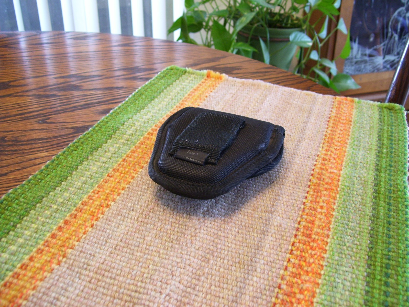 Bianchi AccuMold Sz 1 Blk Nylon Hidden Snap Covered Handcuff Case Holder Holster