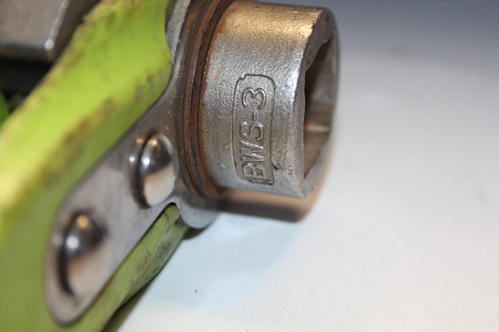 Madi 5-in-1 Slotted Insulated Big Wrench BWS-3