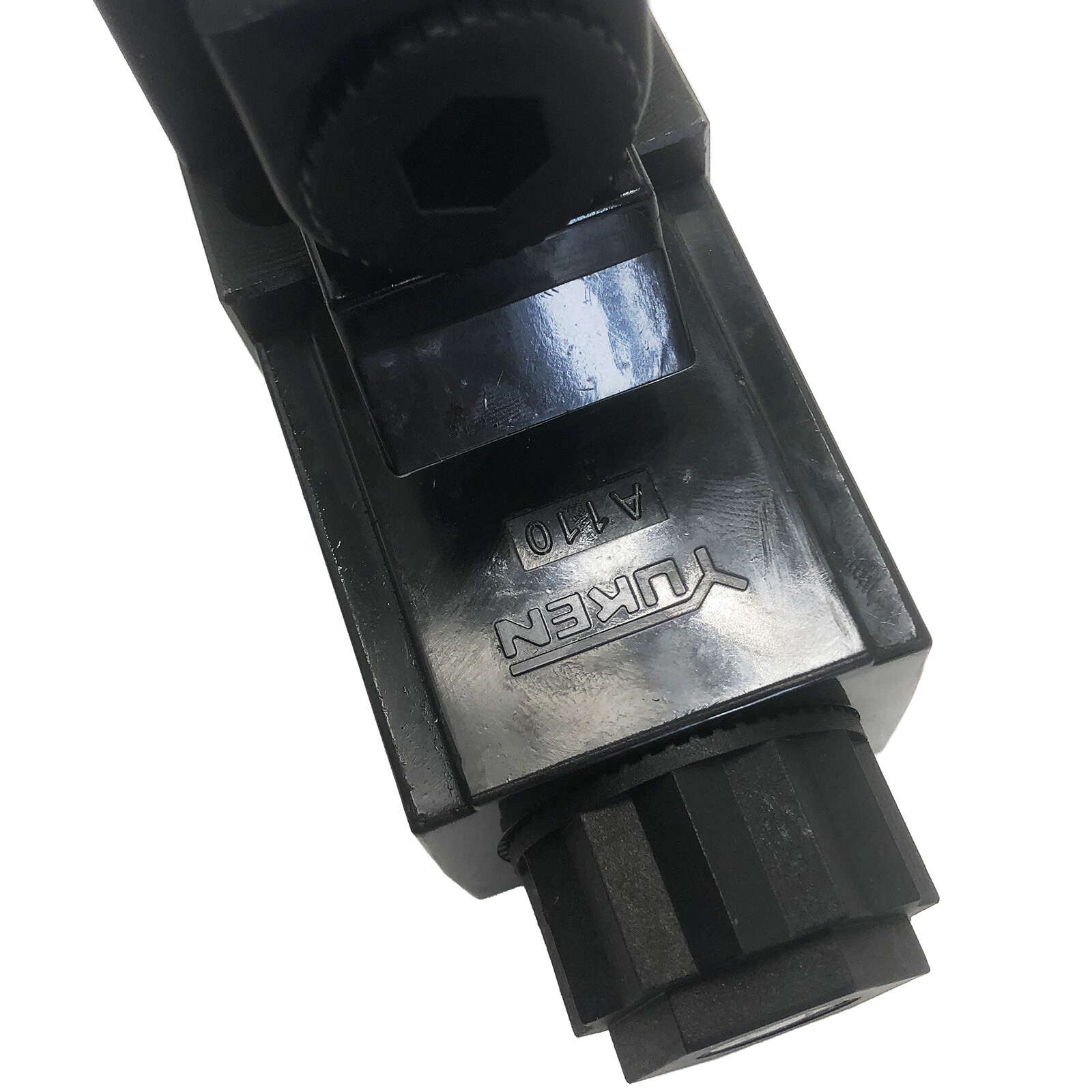NEW Directional Control Valve For Yuken DSG-01-3C2-A100-50