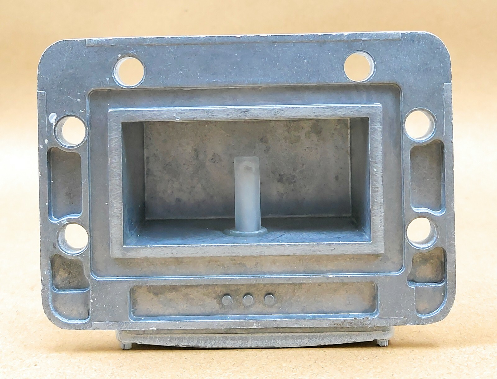Gardiner Communications 65 dB C-Band Low Noise Block Down Converter