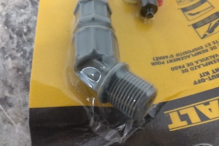 Dewalt 184766 30 In Overall L Backpack and Pump Sprayer Kit