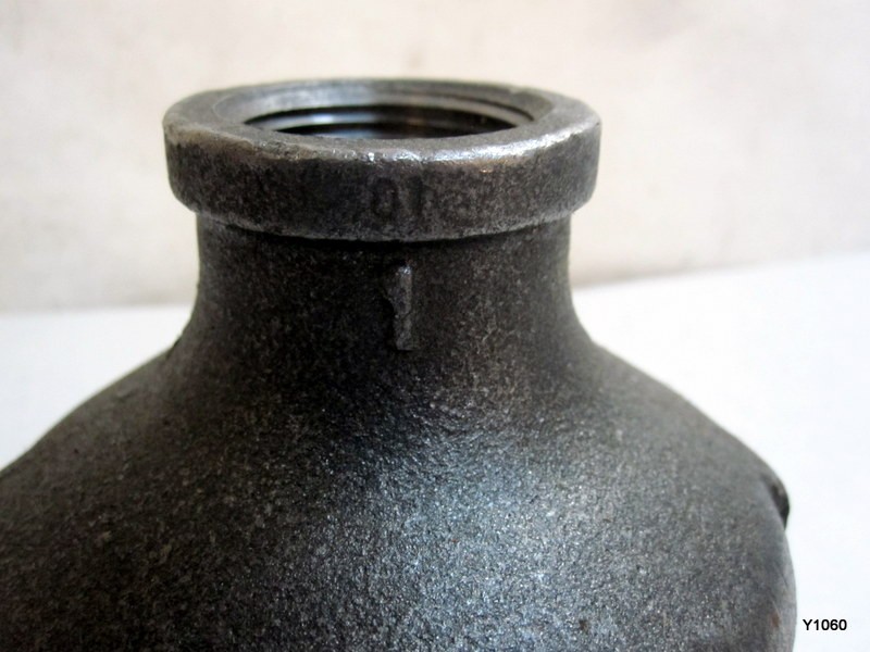BIS Cast malleable iron pipe fitting 3 1 npt
