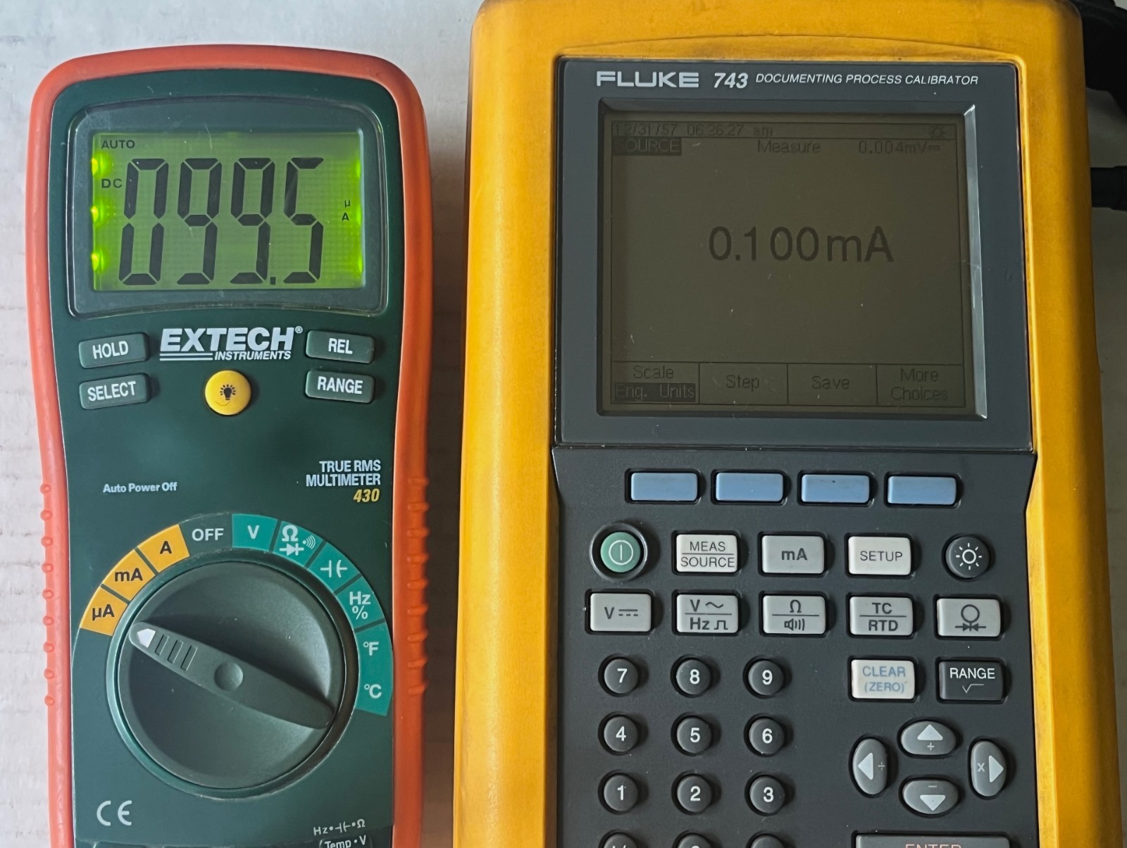 Extech 430 True RMS Digital Multimeter w/TL809 Test Lead Set in 2 Soft Cases