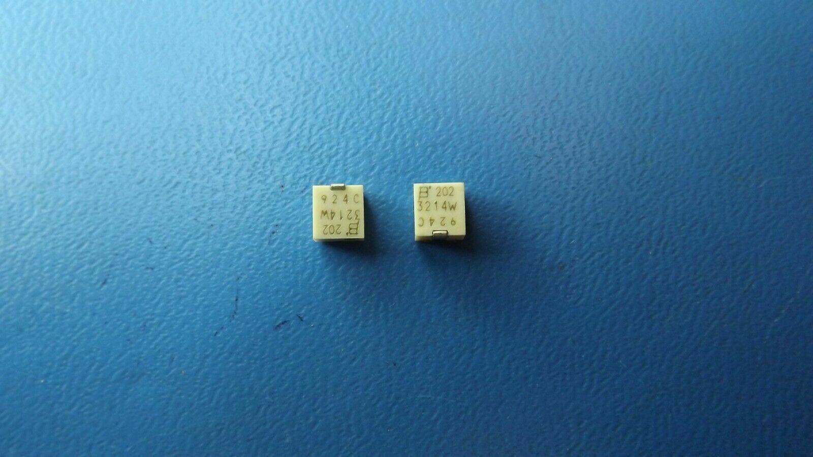 (5PCS) 3214W-1-202E BOURNS TRIMMER 2K OHM 0.25W J LEAD TOP