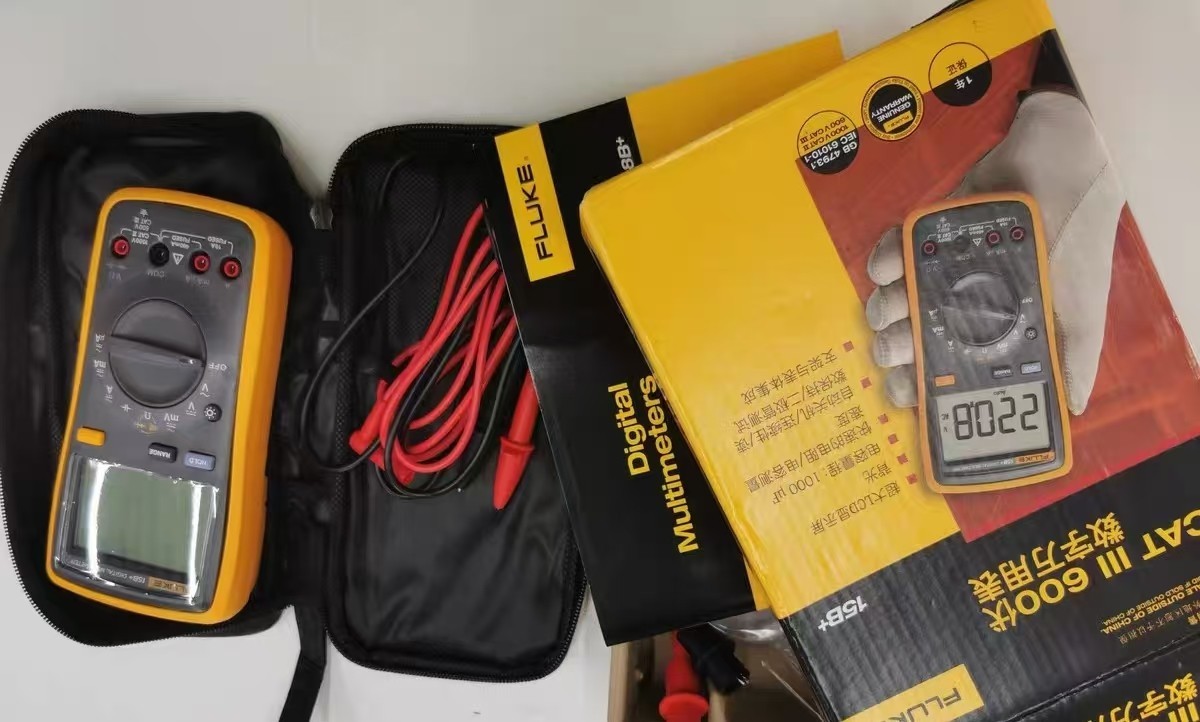 Fluke 15B+ Cat III 600V Digital Multimeter (NEW SEALED)