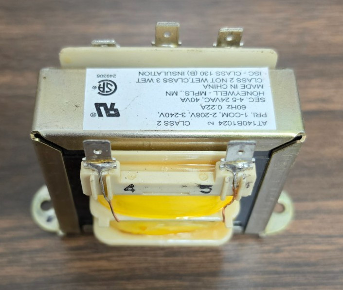 Honeywell AT140B1024; Transformer 1-COM 2-208V, 3-240V, 60Hz, 0.22A *Pre-Owned*