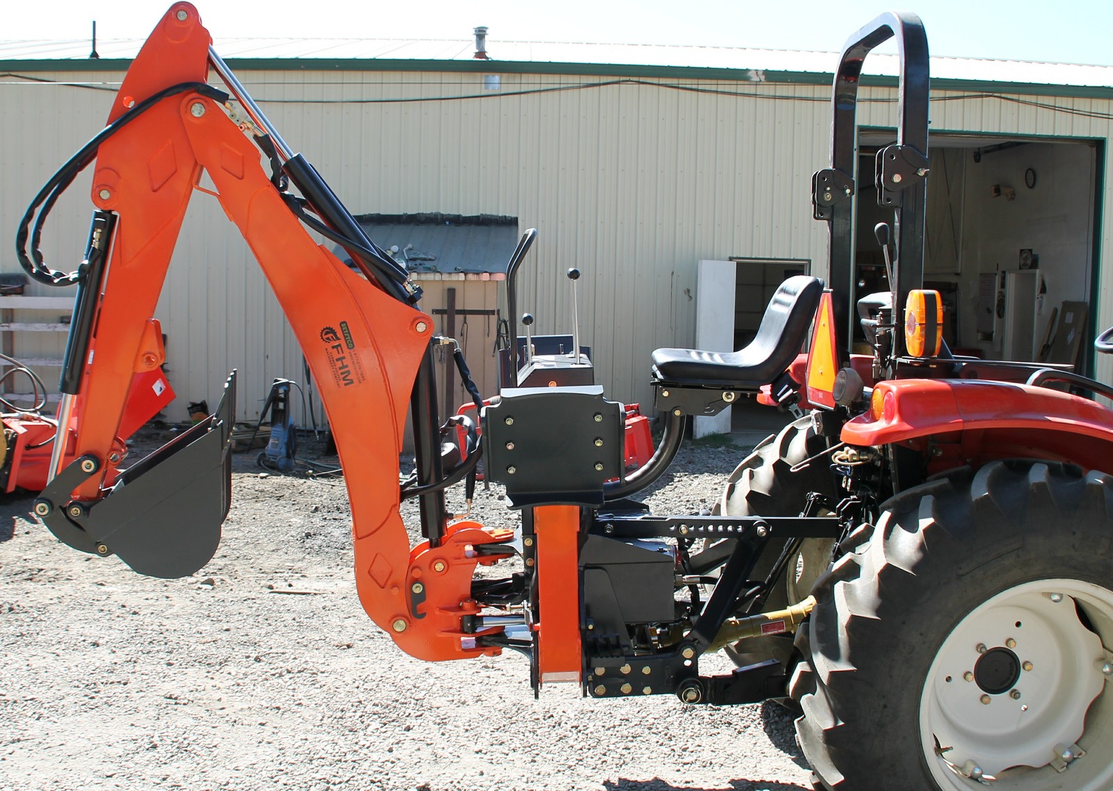Farmer Helper Tractor Backhoe, 9’Dig 3-Pt Self Contained, PTO Cat.I 30Hp+