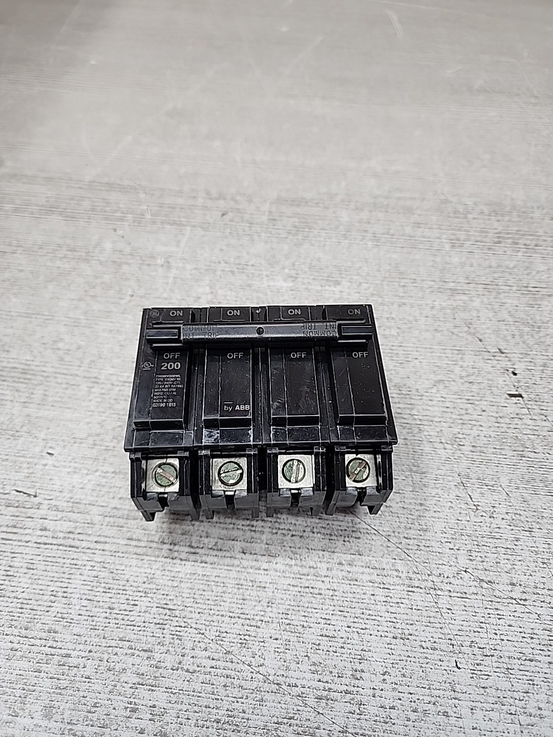 GE THQMV200WL 200 Amp 120/240 Volt 2-Pole Plug-In Mount  Main Circuit Breaker