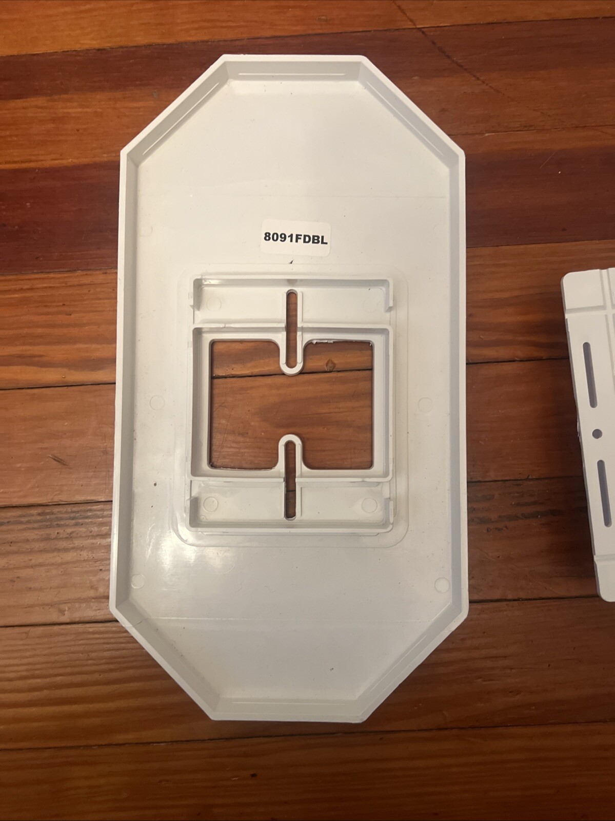 Box Of 10 Arlington 8091FDBL Plastic Wall/Vertical Mount All Siding Box Kit NIB