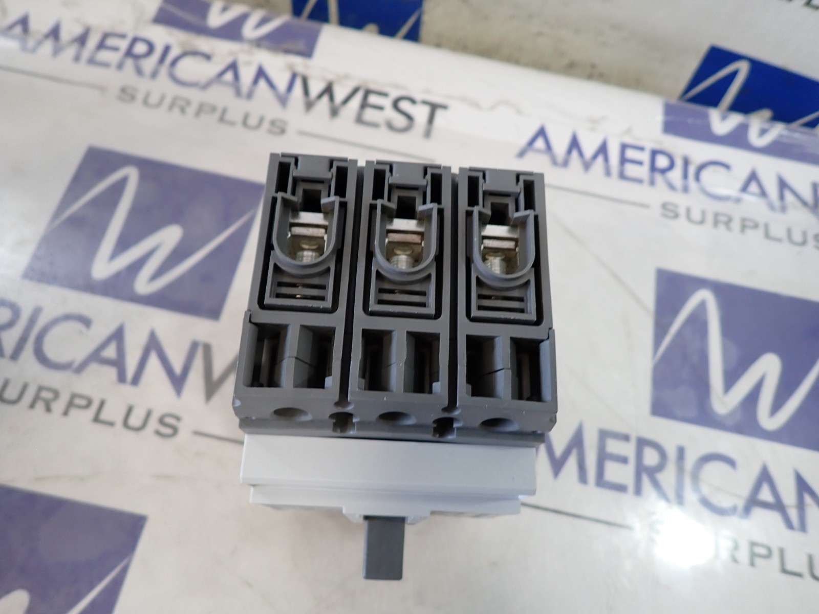 NEW LS ELECTRIC UTE100E FTU LL 80 amp 3 pole Breaker 02050009UL 25kA@480v