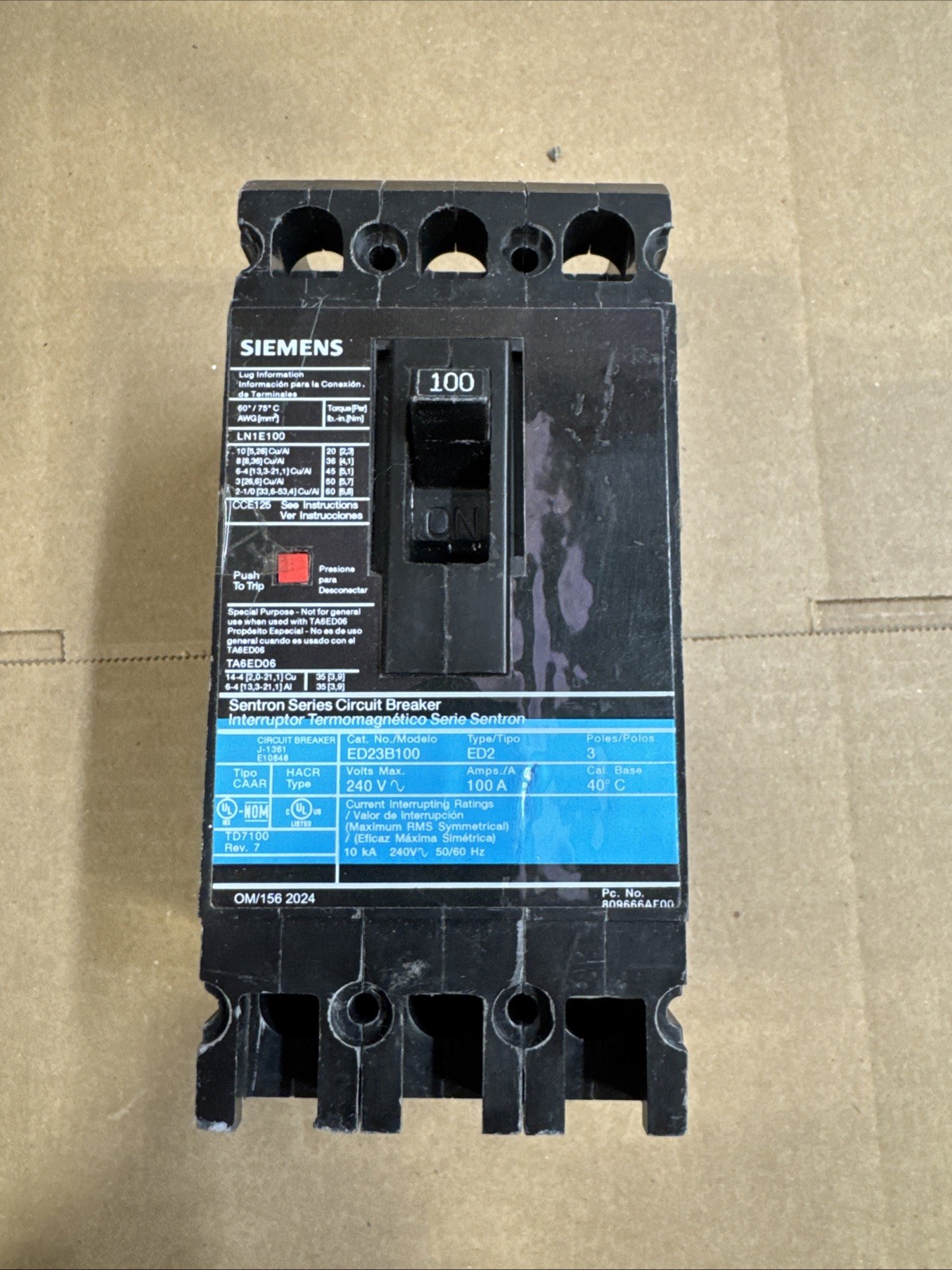 Siemens ED23B100 Molded Case Circuit Breaker, ED2 Series, 100A, 3 Pole