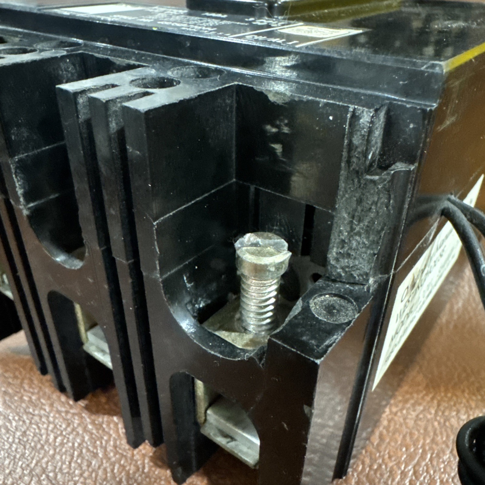 Westinghouse 3P 100A FB3100 600V 3 Pole 100 Amp 4975D71G44 Shunt Trip *Chipped*