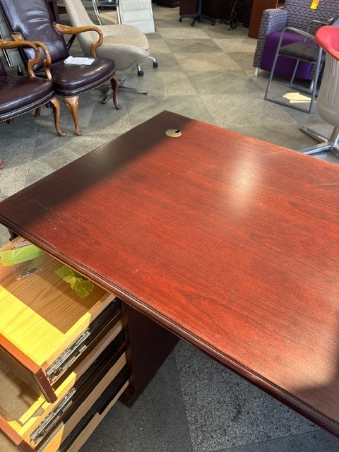 Executive traditional U Shape desk in Mahogany Wood Finish – right hand
