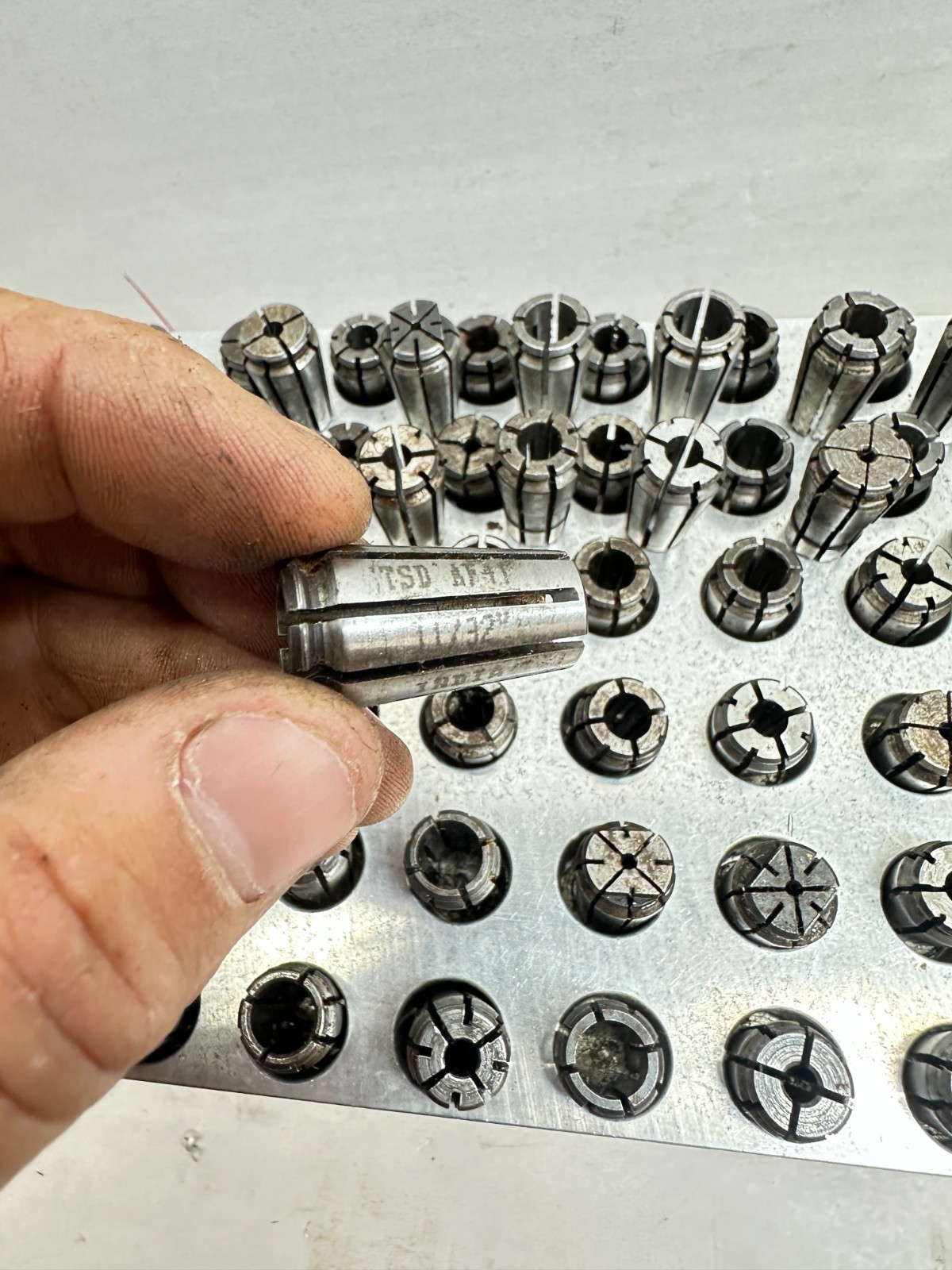 Lot of 101! – Accura-Flex Collets TSD AF Series with Aluminum Holder