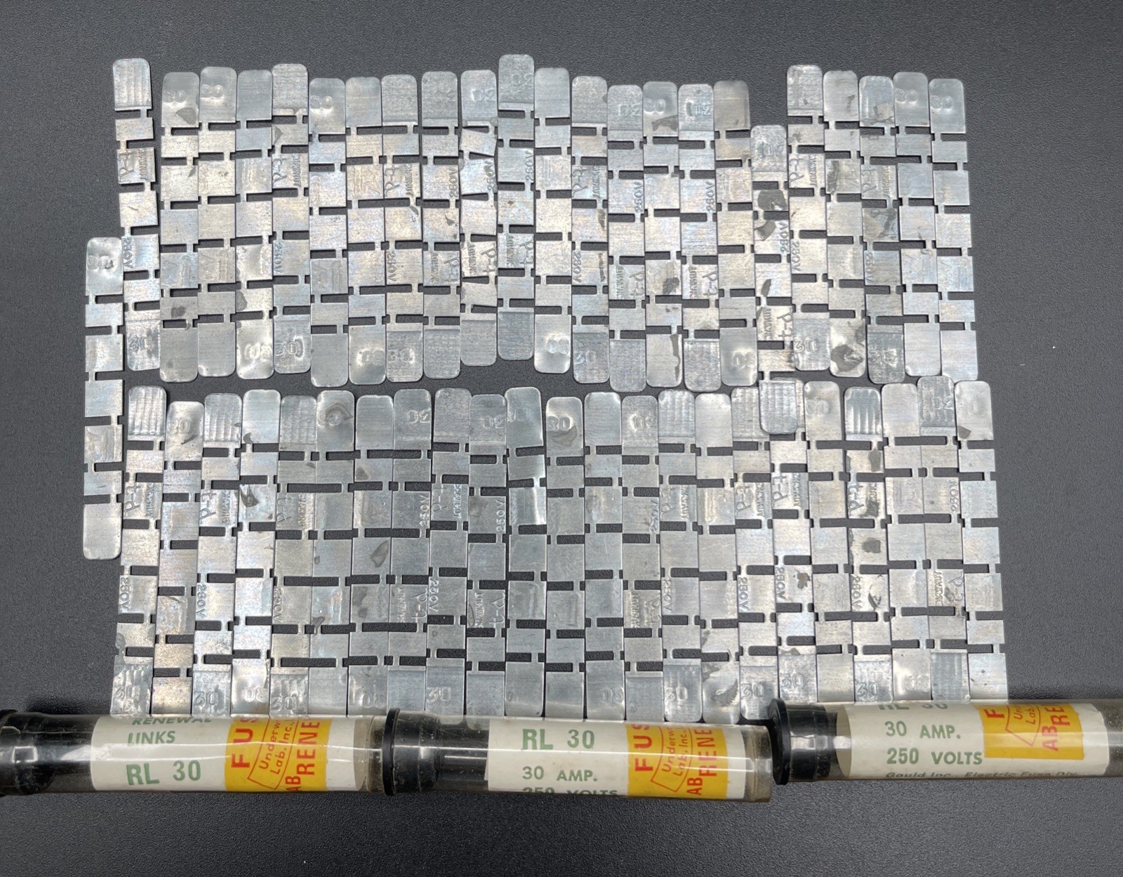 Gould RL 30 Fuse Renewal Links – 30 Amps 250 Volts Lot of 47