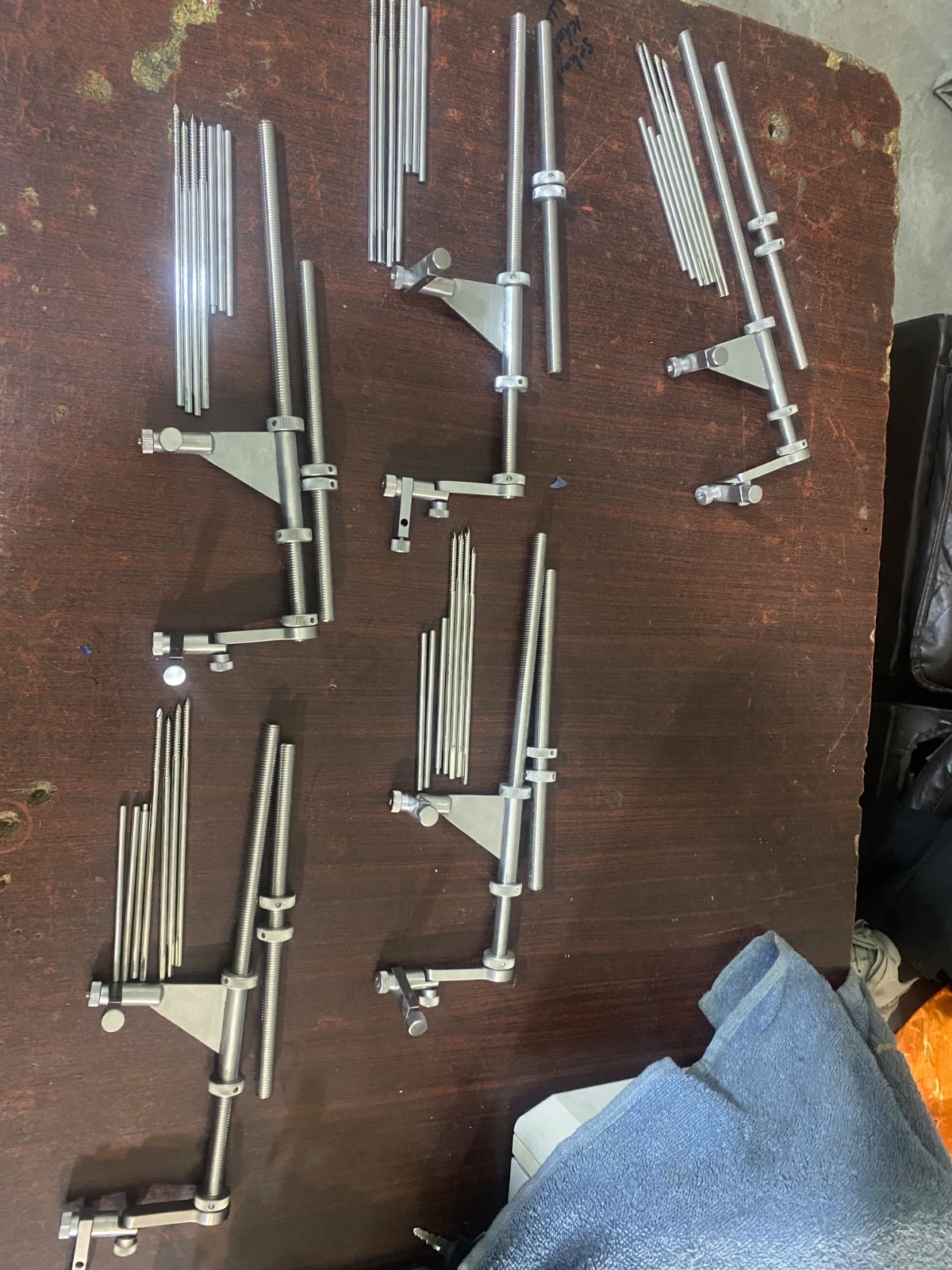 Femoral Distractor Surgical instruments stainless steel one complete set
