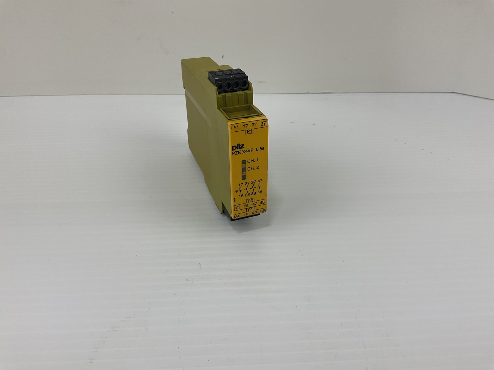 Pilz PZE X4VP Safety Relay 0,5/24VDC