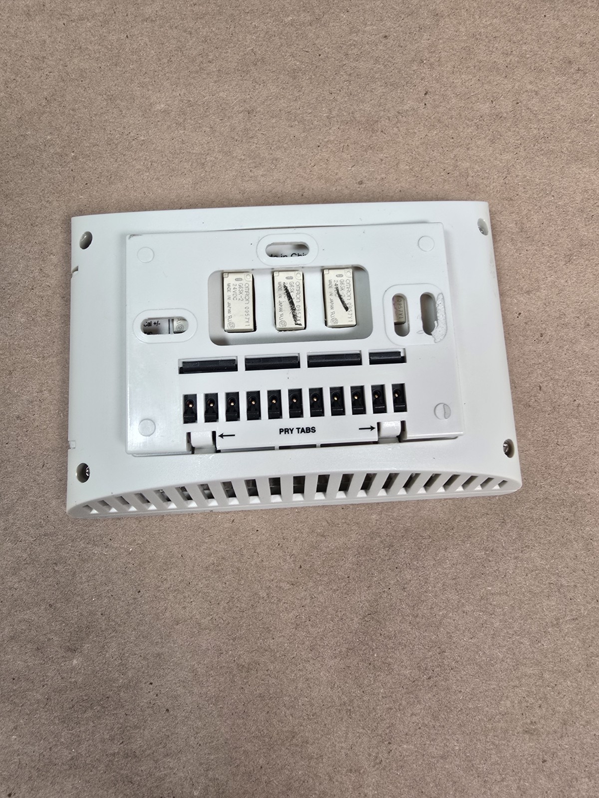 LENNOX 51M33 NON-PROGRAMMABLE, HEAT PUMP, 2H/1C, THERMOSTAT White Pre-owned