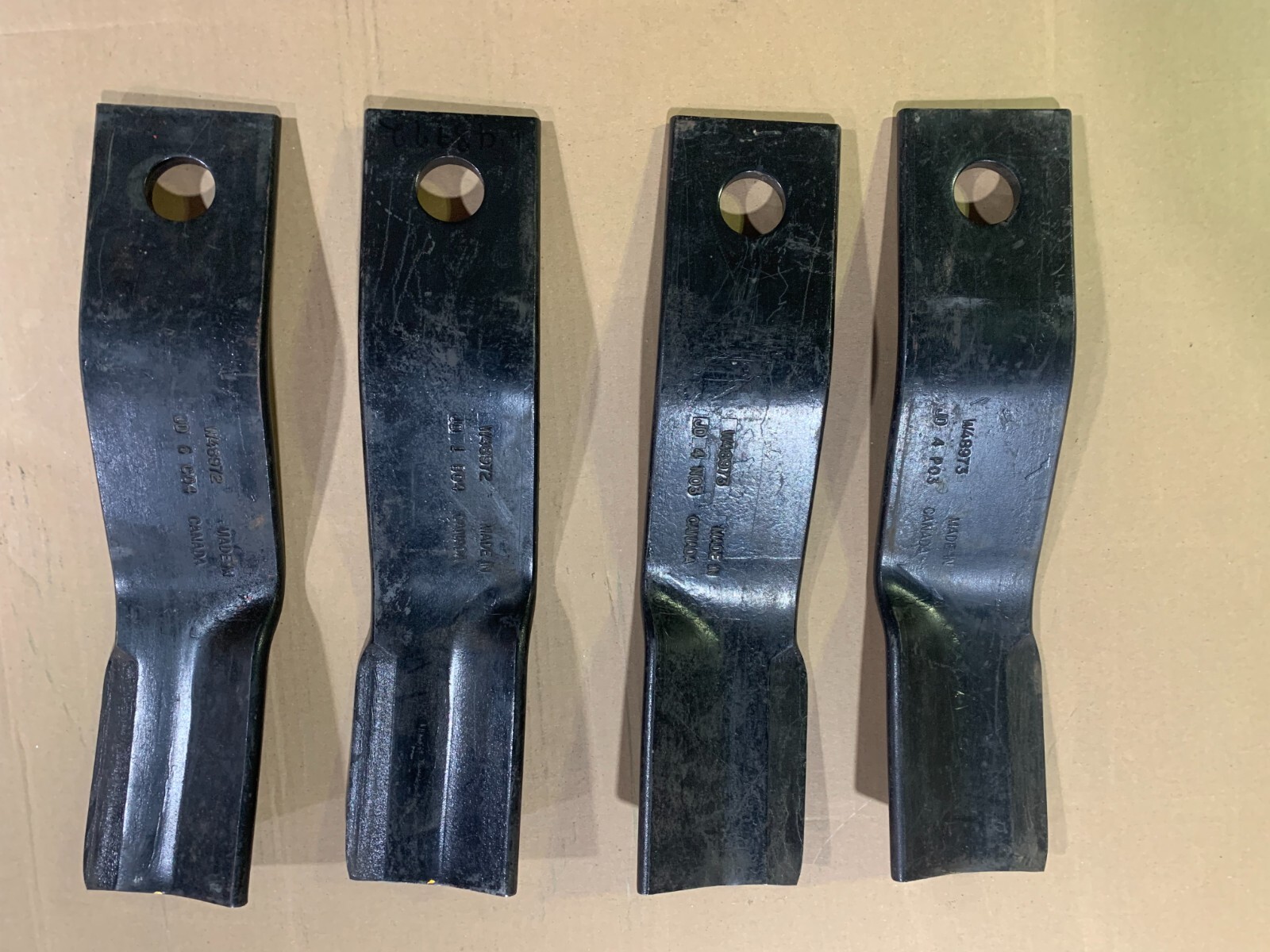 OEM W48972 W48973 blade set John Deere MX8 Rotary Cutters (FH329911 FH329912)