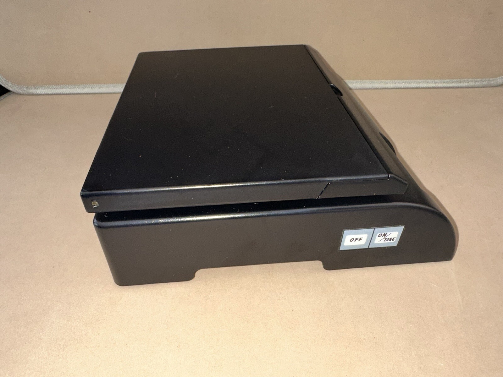 American Weigh AMW-822 Digital Postal Shipping Scale 35lb x 0.1oz Parcels